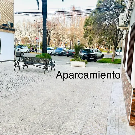 Plaza De Andalucia Con Parking